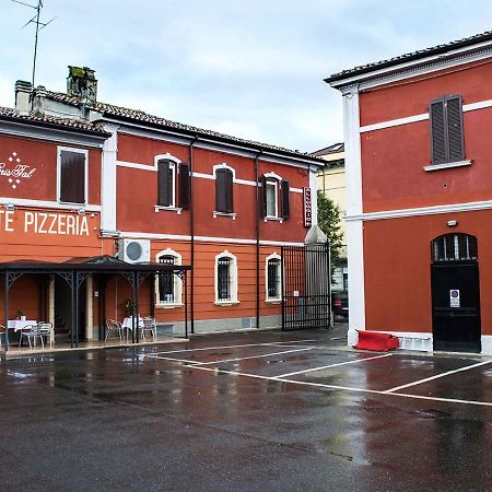 Cristal Rooms Piacenza Exterior photo