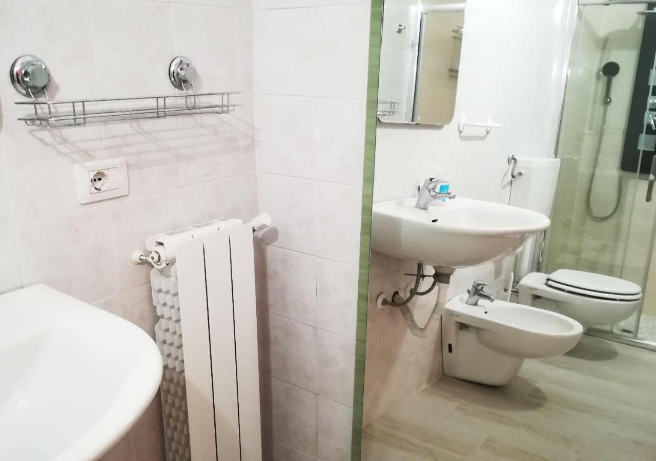 Cristal Rooms Piacenza Exterior photo