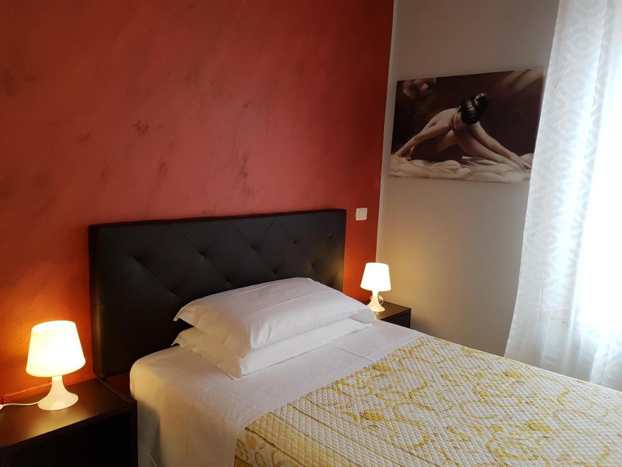 Cristal Rooms Piacenza Exterior photo